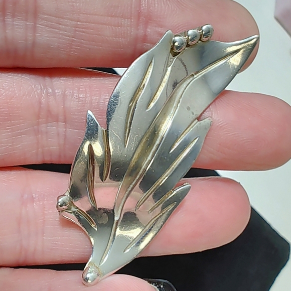 Vintage TAXCO Maricela Sterling Silver Pebble accented Leaf Brooch Pin - Picture 6 of 12